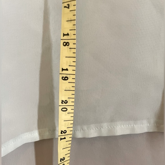 🦋 2 / $27 🦋 Light & Sheer Large Mint Green Sleeveless. A cut-Out on the back. - Picture 5 of 6